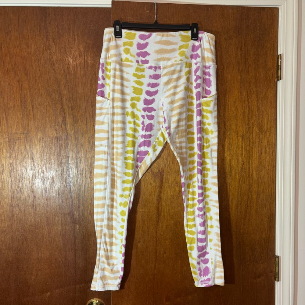 🐠 True Craft Yellow and Pink Tie-Dye Leggings